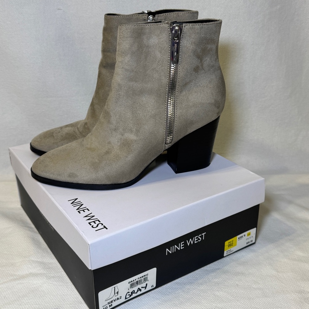 Nine West Neva2 Grayâ Faux Suede Block Heel Ankle Boots Almond Toe Womens 10M